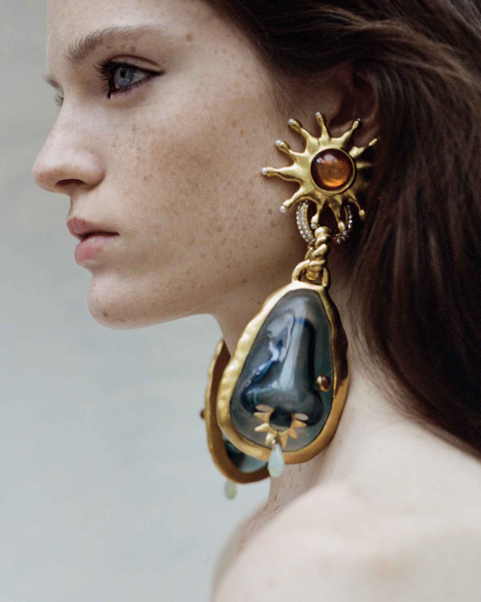 Vogue x Schiaparelli Archive